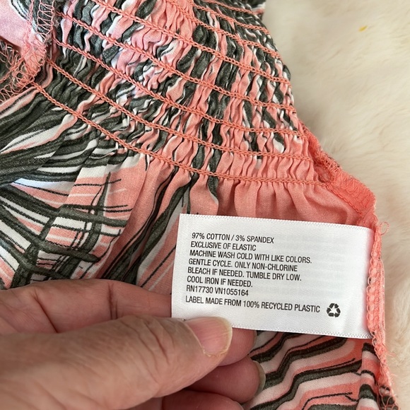 a.n.d eawy . Size M. Color pink and Gary - Picture 11 of 11